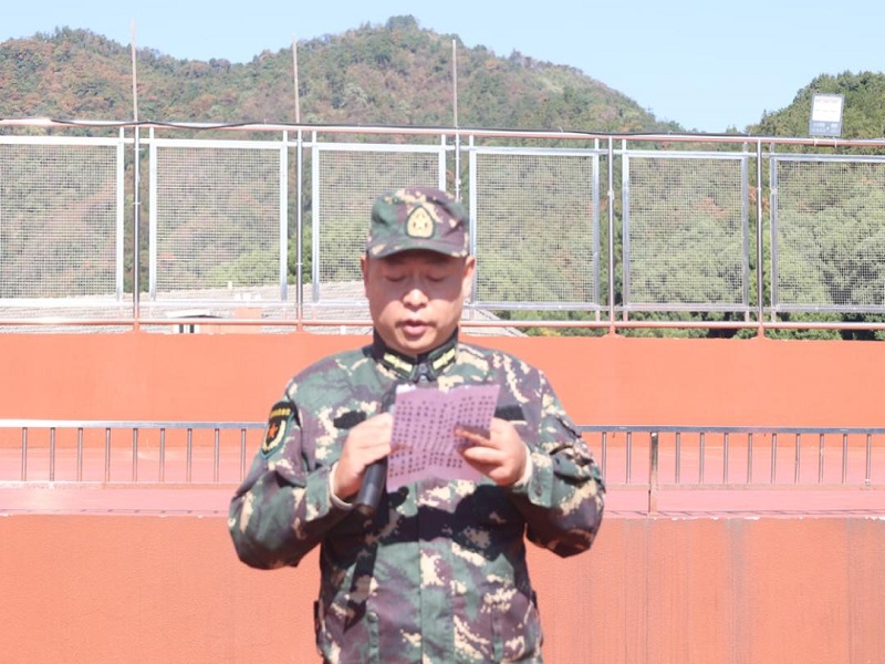 吳教官發表講話.jpg 吳教官發表講話.jpg